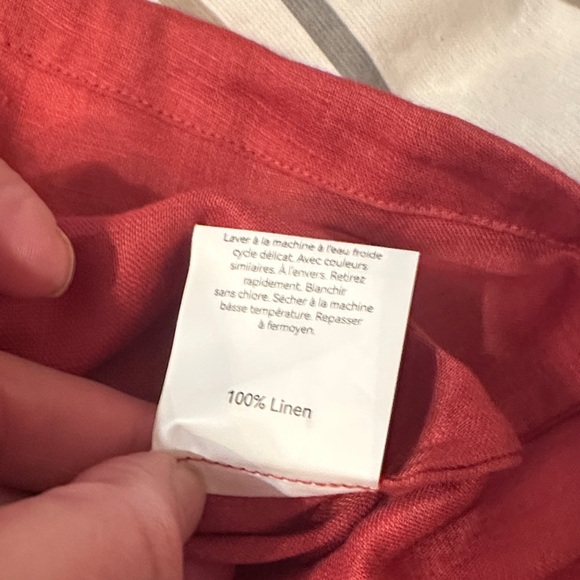 Chic Red Button-Up Blouse - Picture 11 of 11